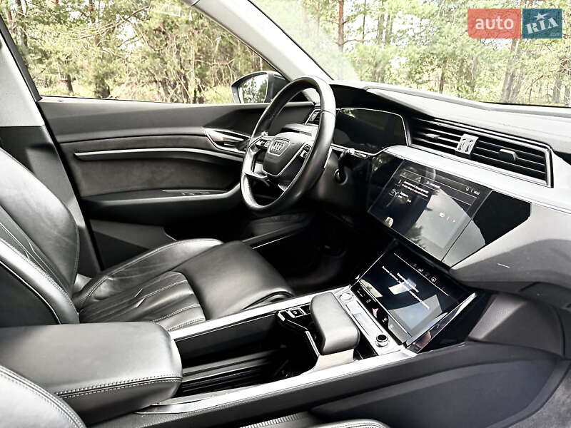 Внедорожник / Кроссовер Audi e-tron 2019 в Киеве