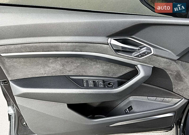 Внедорожник / Кроссовер Audi e-tron 2019 в Киеве