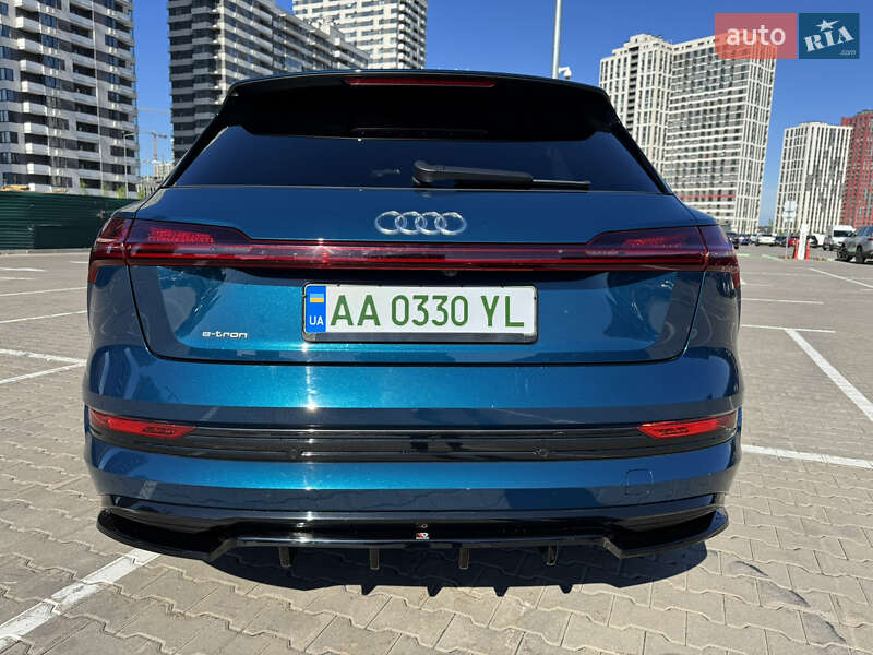 Позашляховик / Кросовер Audi e-tron 2019 в Києві фото 5 Позашляховик / Кросовер Audi e-tron 2019 в Києві