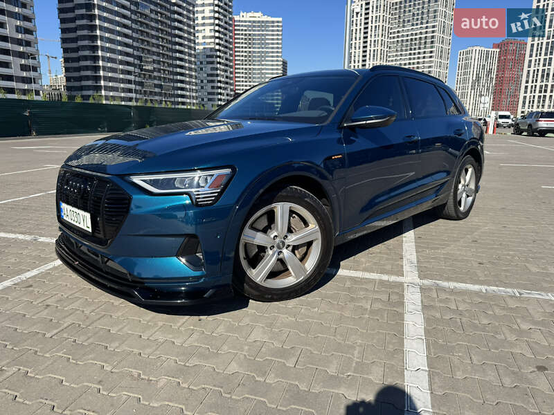 Позашляховик / Кросовер Audi e-tron 2019 в Києві фото 12 Позашляховик / Кросовер Audi e-tron 2019 в Києві