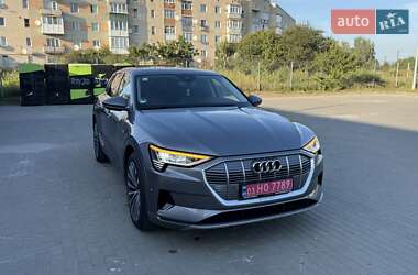 Позашляховик / Кросовер Audi e-tron 2021 в 