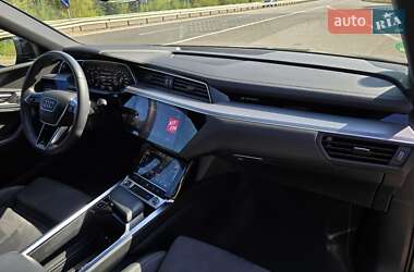 Внедорожник / Кроссовер Audi e-tron 2021 в 
