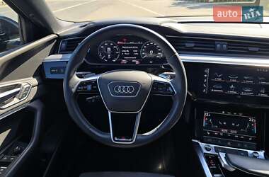 Внедорожник / Кроссовер Audi e-tron 2021 в 