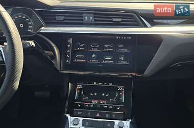 Внедорожник / Кроссовер Audi e-tron 2021 в 