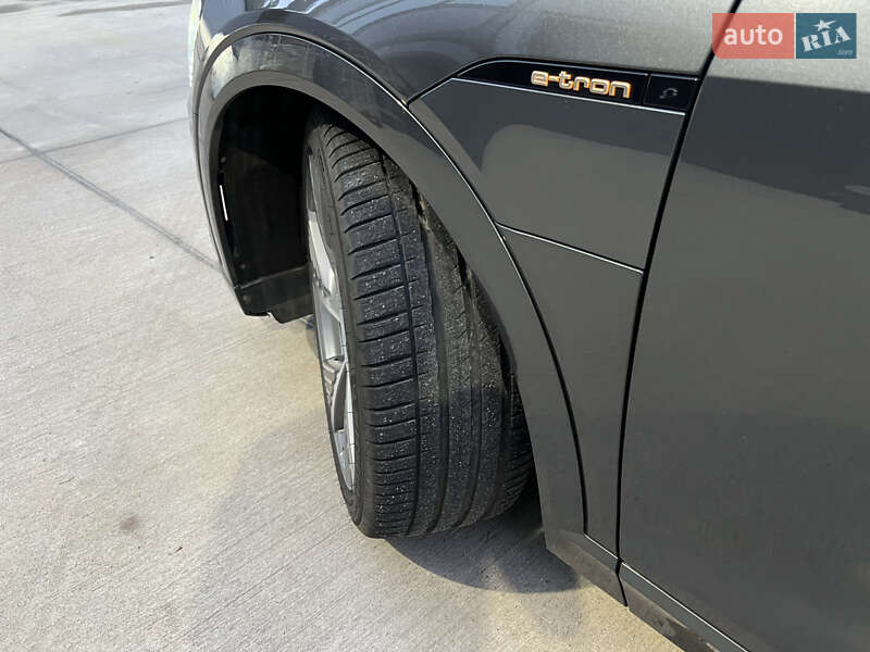 Внедорожник / Кроссовер Audi e-tron 2022 в Ровно фото 29 Внедорожник / Кроссовер Audi e-tron 2022 в Ровно