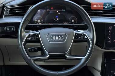 Внедорожник / Кроссовер Audi e-tron 2021 в 