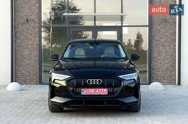 Внедорожник / Кроссовер Audi e-tron 2021 в 