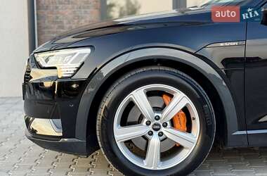 Внедорожник / Кроссовер Audi e-tron 2021 в 
