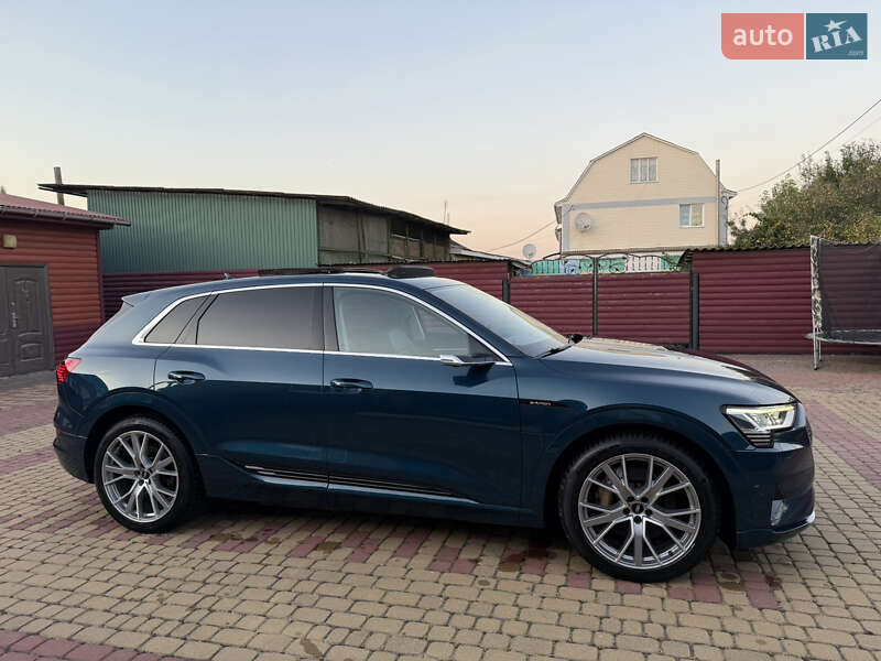 Позашляховик / Кросовер Audi e-tron 2020 в Хмельницькому