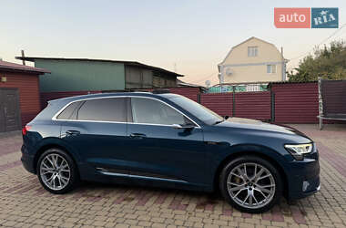 Внедорожник / Кроссовер Audi e-tron 2020 в 