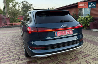 Внедорожник / Кроссовер Audi e-tron 2020 в 