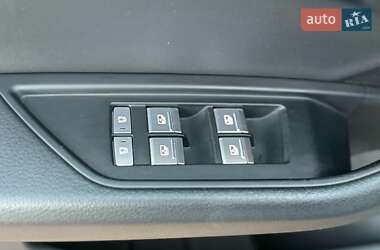 Внедорожник / Кроссовер Audi e-tron 2020 в 