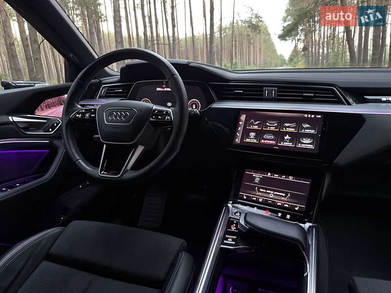 Внедорожник / Кроссовер Audi e-tron 2022 в Киеве
