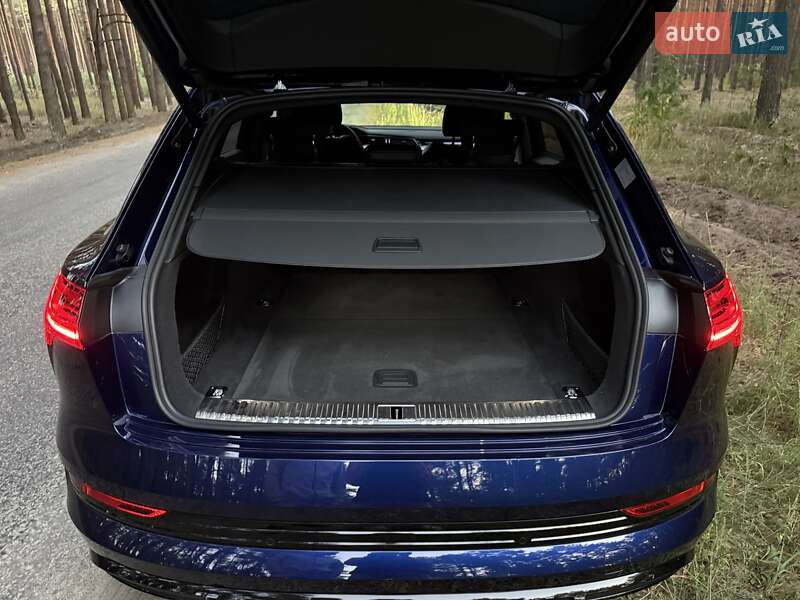 Внедорожник / Кроссовер Audi e-tron 2022 в Киеве