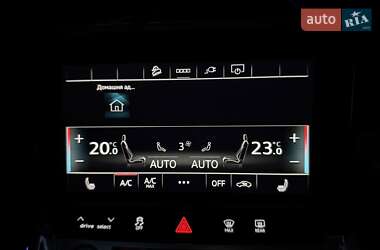 Позашляховик / Кросовер Audi e-tron 2022 в 