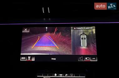 Позашляховик / Кросовер Audi e-tron 2022 в 