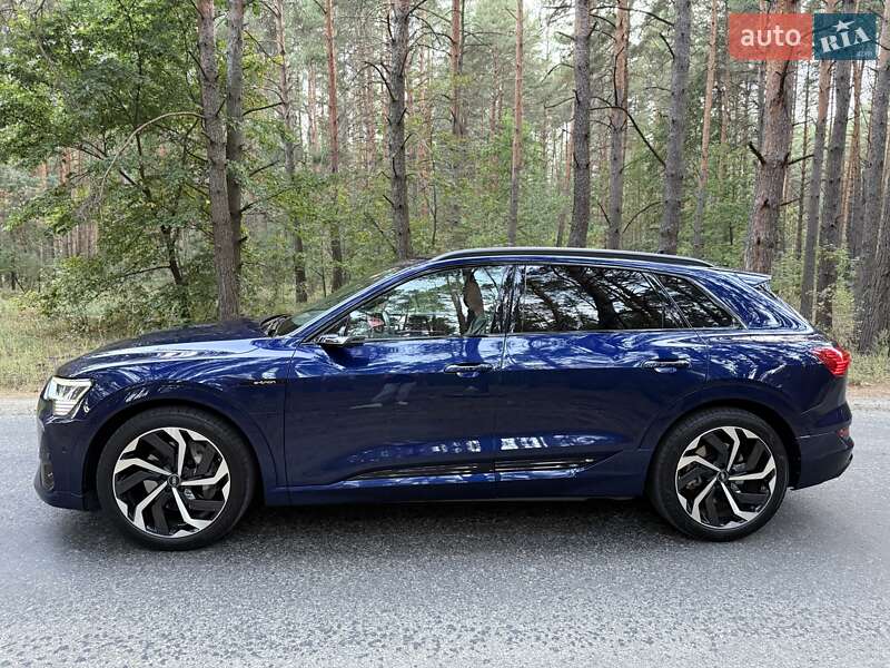 Внедорожник / Кроссовер Audi e-tron 2022 в Киеве