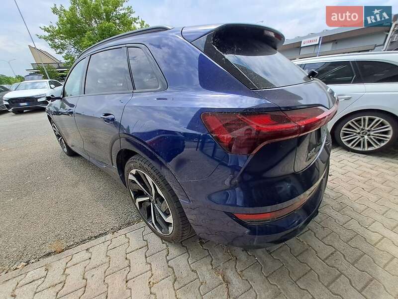 Внедорожник / Кроссовер Audi e-tron 2022 в Киеве
