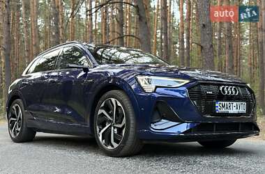 Позашляховик / Кросовер Audi e-tron 2022 в 