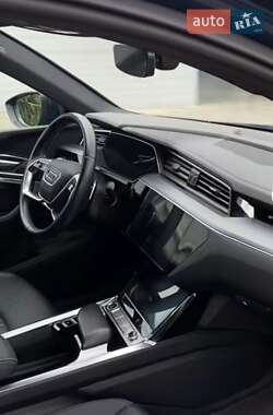 Внедорожник / Кроссовер Audi e-tron 2021 в 