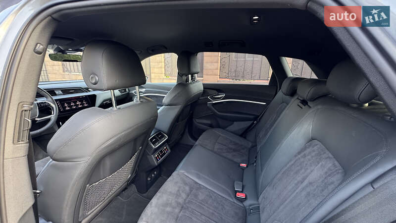 Внедорожник / Кроссовер Audi e-tron 2019 в Ужгороде