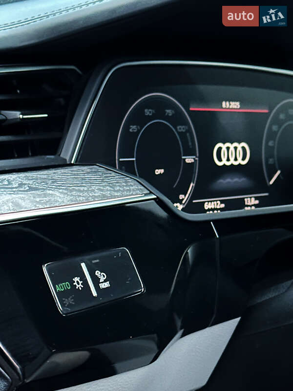 Внедорожник / Кроссовер Audi e-tron 2022 в Лубнах