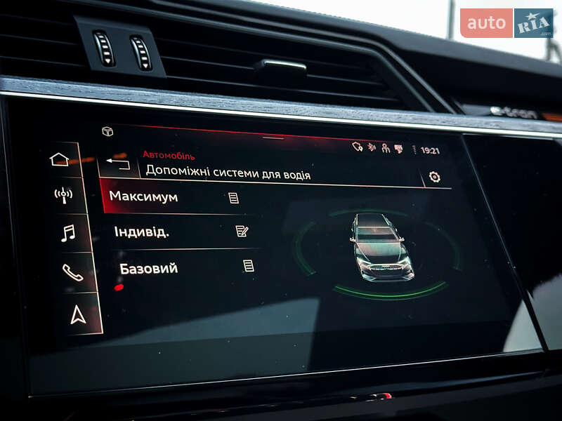 Внедорожник / Кроссовер Audi e-tron 2022 в Лубнах