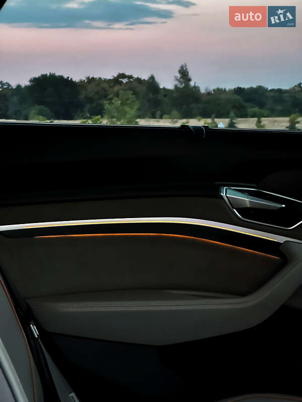 Внедорожник / Кроссовер Audi e-tron 2022 в Лубнах