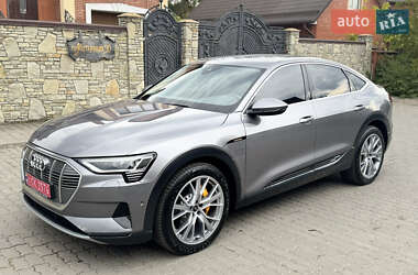 Внедорожник / Кроссовер Audi e-tron 2023 в 