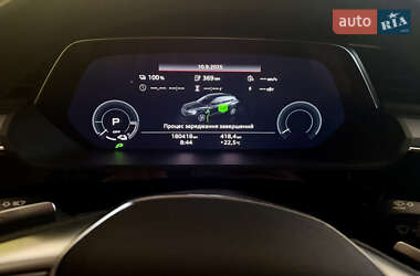 Позашляховик / Кросовер Audi e-tron 2022 в 