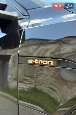 Внедорожник / Кроссовер Audi e-tron 2019 в 