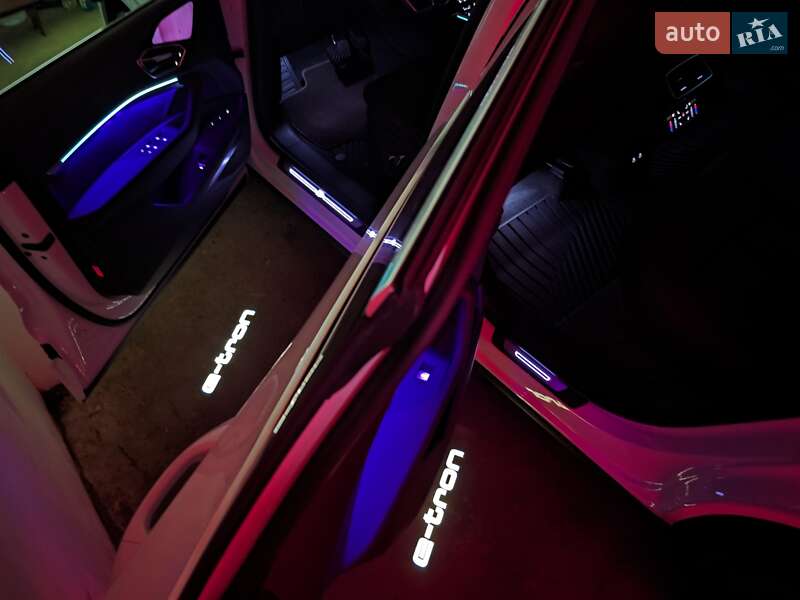 Внедорожник / Кроссовер Audi e-tron 2022 в Житомире