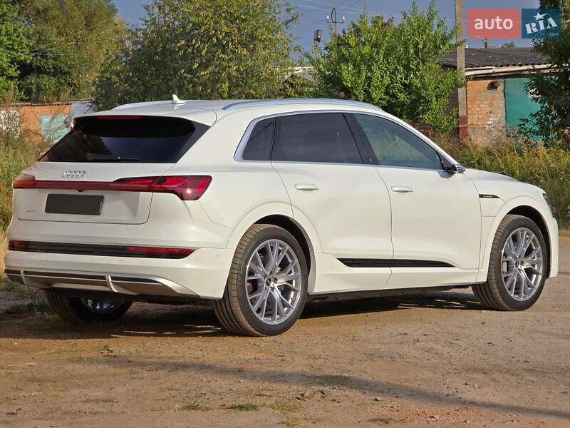 Внедорожник / Кроссовер Audi e-tron 2022 в Житомире