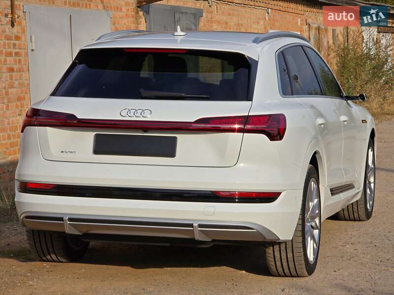 Внедорожник / Кроссовер Audi e-tron 2022 в Житомире