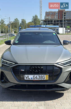 Внедорожник / Кроссовер Audi e-tron 2023 в 