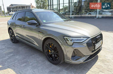 Внедорожник / Кроссовер Audi e-tron 2023 в 