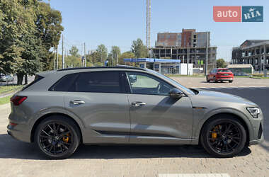 Внедорожник / Кроссовер Audi e-tron 2023 в 