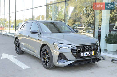 Внедорожник / Кроссовер Audi e-tron 2023 в 