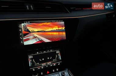 Внедорожник / Кроссовер Audi e-tron 2023 в 