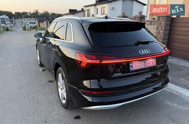 Внедорожник / Кроссовер Audi e-tron 2019 в 