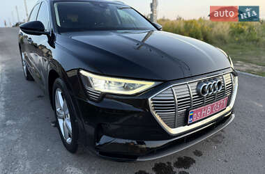 Внедорожник / Кроссовер Audi e-tron 2019 в 