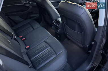 Внедорожник / Кроссовер Audi e-tron 2019 в 