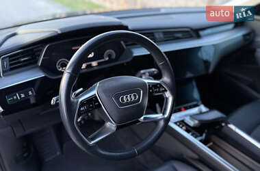 Внедорожник / Кроссовер Audi e-tron 2019 в 