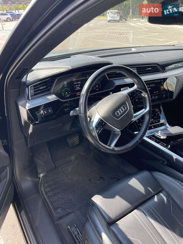 Внедорожник / Кроссовер Audi e-tron 2019 в Львове