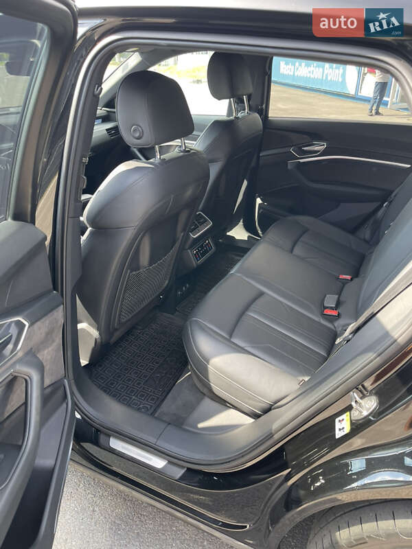 Внедорожник / Кроссовер Audi e-tron 2019 в Львове