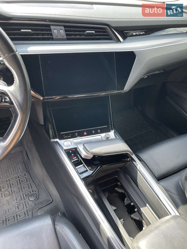 Внедорожник / Кроссовер Audi e-tron 2019 в Львове