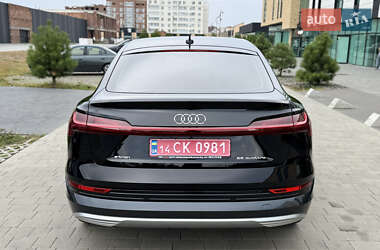 Внедорожник / Кроссовер Audi e-tron 2023 в 