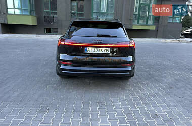 Внедорожник / Кроссовер Audi e-tron 2020 в 