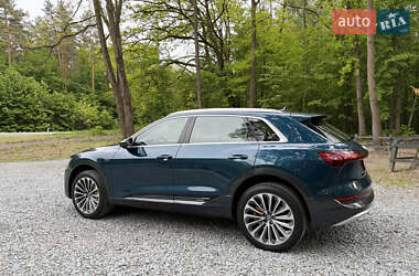 Позашляховик / Кросовер Audi e-tron 2019 в 