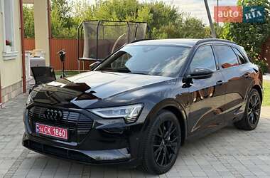 Позашляховик / Кросовер Audi e-tron 2019 в 